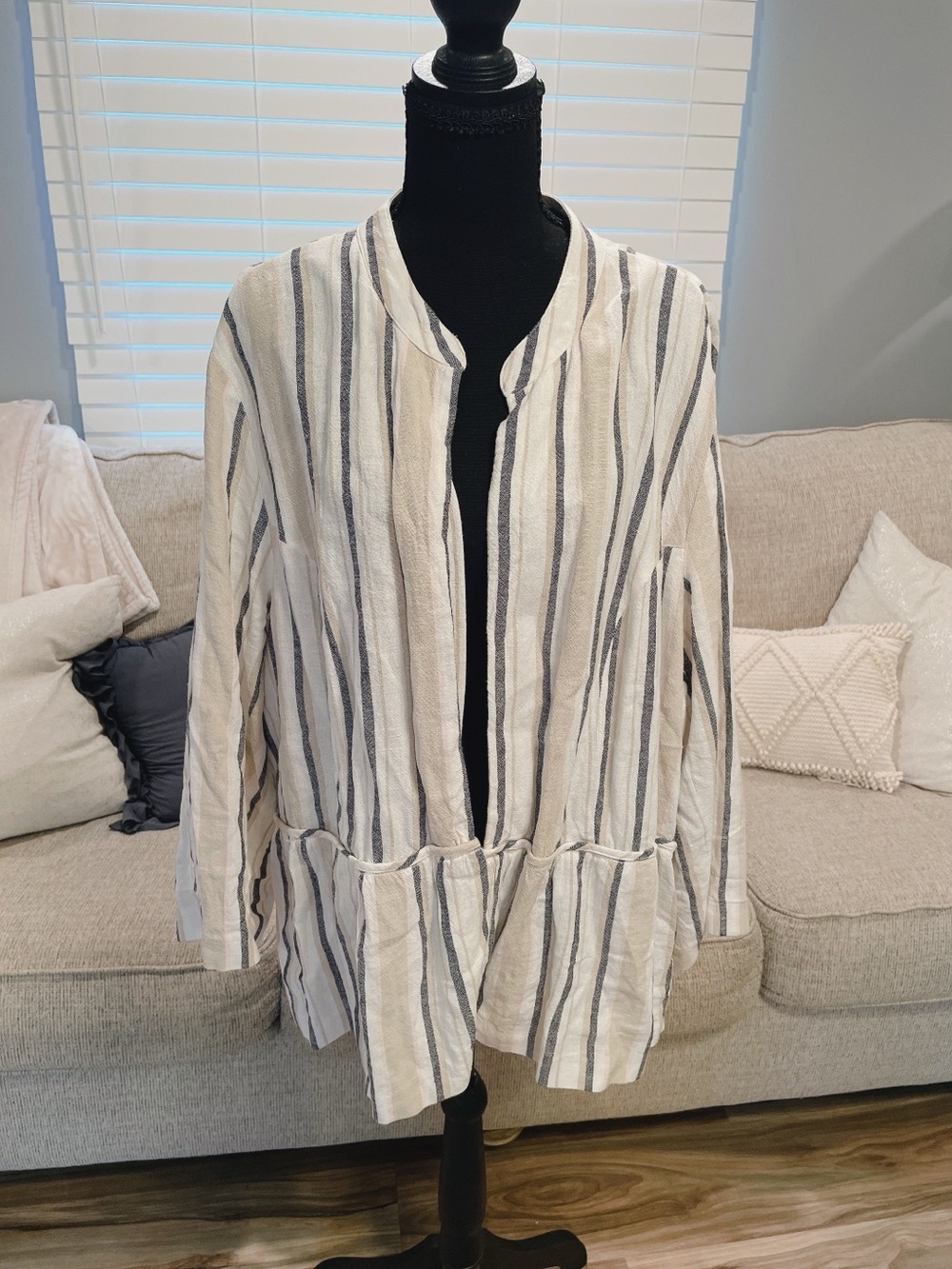 Cato Linen Blend Ruffled Cardigan Size 26/28